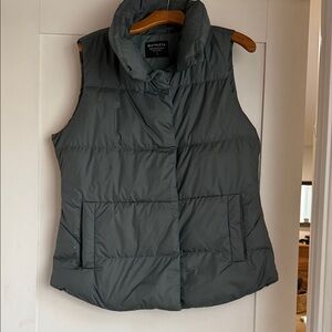 Athleta gray/green Puffer Vest